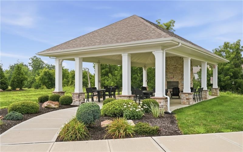 211 Bridle Lane, Washington, 15301, 3 Bedrooms Bedrooms, ,2 BathroomsBathrooms,Residential,For Sale,Bridle Lane,1770459
