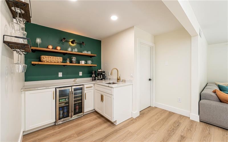 328 Comstock Dr, Irwin, 15642, 5 Bedroom Bedrooms, ,2.2 BathroomBathrooms,Residential,For Sale,Comstock Dr,1770510