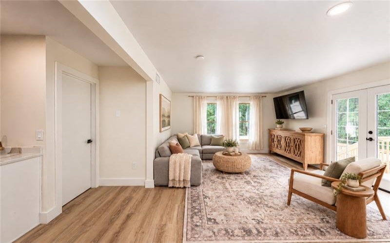 328 Comstock Dr, Irwin, 15642, 5 Bedroom Bedrooms, ,2.2 BathroomBathrooms,Residential,For Sale,Comstock Dr,1770510