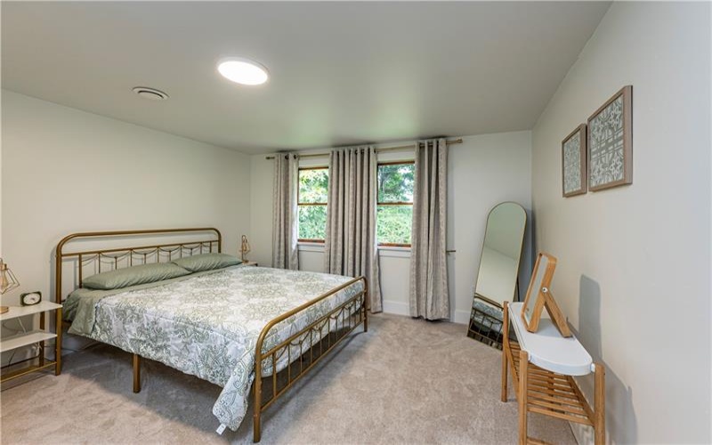 328 Comstock Dr, Irwin, 15642, 5 Bedroom Bedrooms, ,2.2 BathroomBathrooms,Residential,For Sale,Comstock Dr,1770510