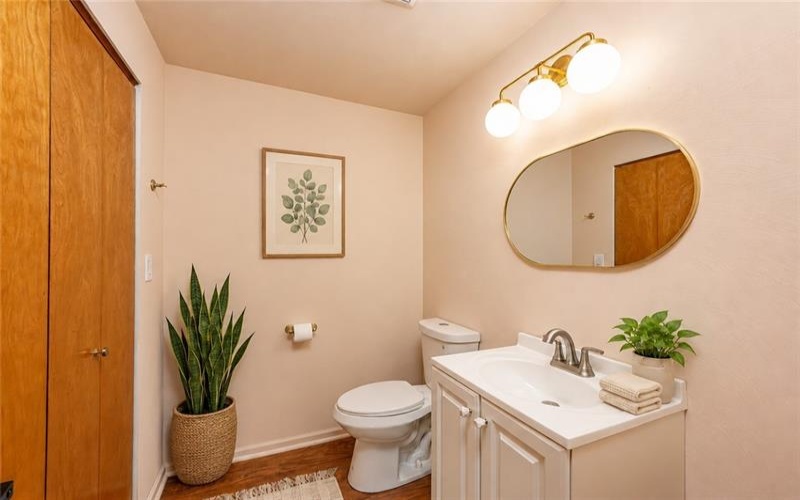 328 Comstock Dr, Irwin, 15642, 5 Bedroom Bedrooms, ,2.2 BathroomBathrooms,Residential,For Sale,Comstock Dr,1770510
