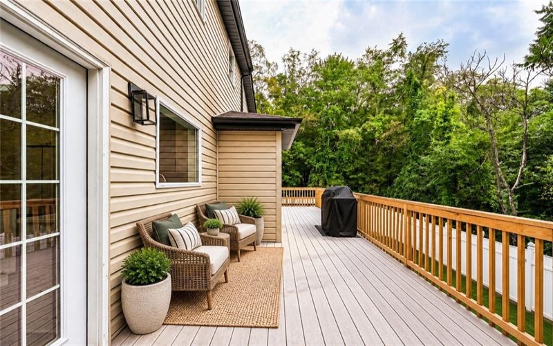 328 Comstock Dr, Irwin, 15642, 5 Bedroom Bedrooms, ,2.2 BathroomBathrooms,Residential,For Sale,Comstock Dr,1770510
