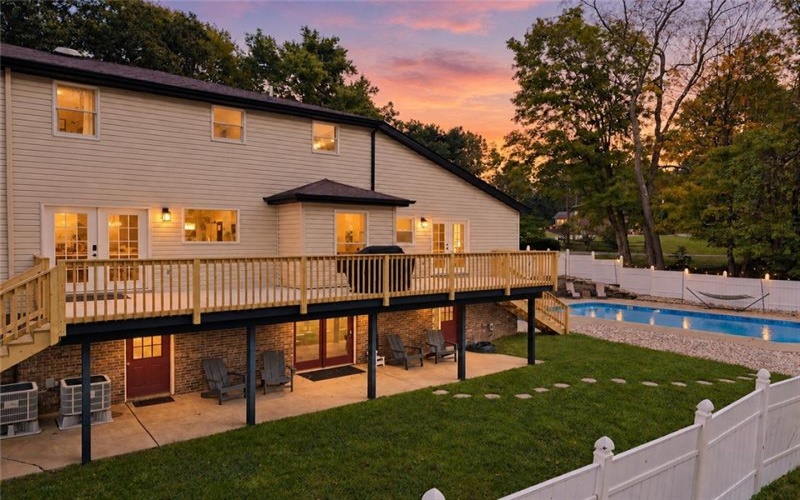 328 Comstock Dr, Irwin, 15642, 5 Bedroom Bedrooms, ,2.2 BathroomBathrooms,Residential,For Sale,Comstock Dr,1770510