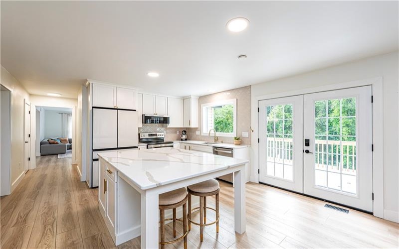 328 Comstock Dr, Irwin, 15642, 5 Bedroom Bedrooms, ,2.2 BathroomBathrooms,Residential,For Sale,Comstock Dr,1770510