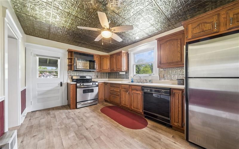 127 Carmichaels Street, Rices Landing, 15357, 4 Bedrooms Bedrooms, 9 Rooms Rooms,2 BathroomsBathrooms,Residential,For Sale,Carmichaels Street,1770567