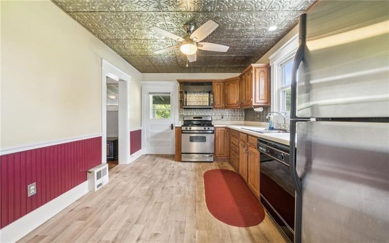 127 Carmichaels Street, Rices Landing, 15357, 4 Bedrooms Bedrooms, 9 Rooms Rooms,2 BathroomsBathrooms,Residential,For Sale,Carmichaels Street,1770567