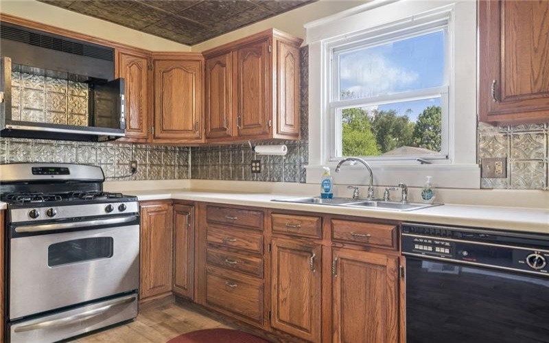 127 Carmichaels Street, Rices Landing, 15357, 4 Bedrooms Bedrooms, 9 Rooms Rooms,2 BathroomsBathrooms,Residential,For Sale,Carmichaels Street,1770567