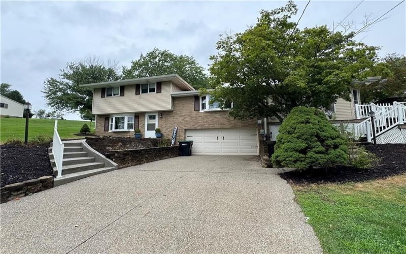 209 Malone Ridge Rd, Washington, 15301, 3 Bedrooms Bedrooms, 10 Rooms Rooms,2.1 BathroomsBathrooms,Residential,For Sale,Malone Ridge Rd,1769659