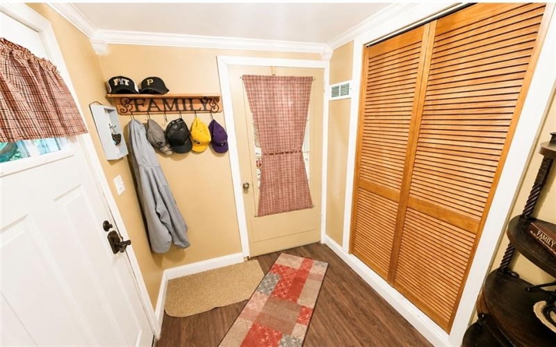 4 Hayes St, Dunbar, 15431, 4 Bedrooms Bedrooms, 9 Rooms Rooms,1 BathroomBathrooms,Residential,For Sale,Hayes St,1770332