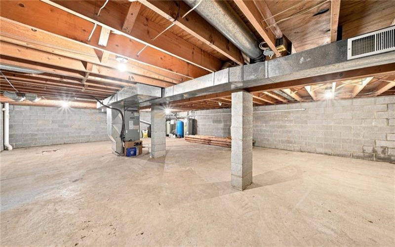 1233 Claridge Elliot, Jeanette, 15644, 2 Bedroom Bedrooms, 6 Room Rooms,2 BathroomBathrooms,Residential,For Sale,Claridge Elliot,1770613