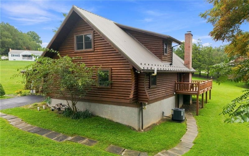 1233 Claridge Elliot, Jeanette, 15644, 2 Bedroom Bedrooms, 6 Room Rooms,2 BathroomBathrooms,Residential,For Sale,Claridge Elliot,1770613