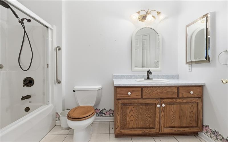 107 Boxwood Ct, Canonsburg, 15317, 2 Bedrooms Bedrooms, 8 Rooms Rooms,2.1 BathroomsBathrooms,Residential,For Sale,Boxwood Ct,1742204