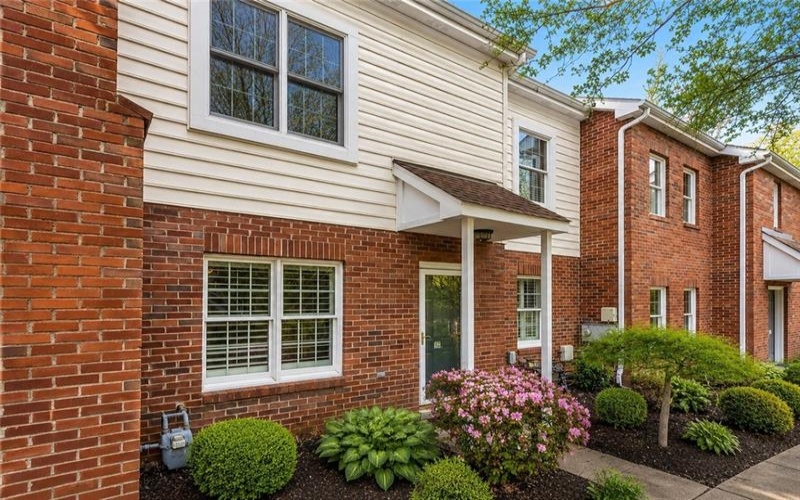 107 Boxwood Ct, Canonsburg, 15317, 2 Bedrooms Bedrooms, 8 Rooms Rooms,2.1 BathroomsBathrooms,Residential,For Sale,Boxwood Ct,1742204