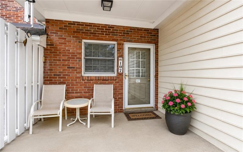 107 Boxwood Ct, Canonsburg, 15317, 2 Bedrooms Bedrooms, 8 Rooms Rooms,2.1 BathroomsBathrooms,Residential,For Sale,Boxwood Ct,1742204