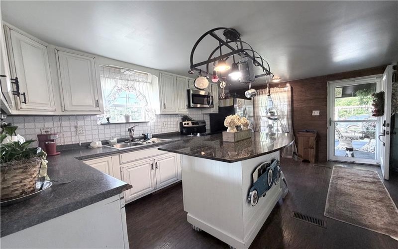 229 Gans Hill School Rd, Smithfield, 15478, 3 Bedrooms Bedrooms, ,1 BathroomBathrooms,Residential,For Sale,Gans Hill School Rd,1765380