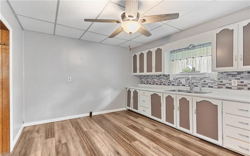 698 Grove Ave, Washington, 15301, 3 Bedrooms Bedrooms, 9 Rooms Rooms,2 BathroomsBathrooms,Residential,For Sale,Grove Ave,1770286