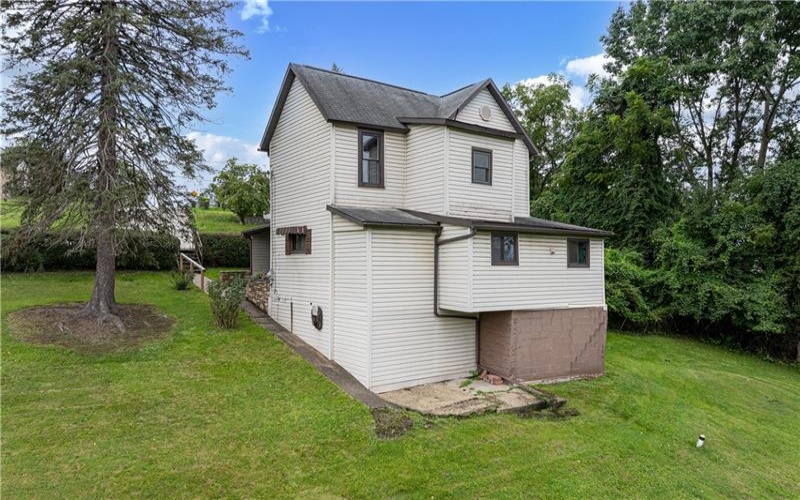 698 Grove Ave, Washington, 15301, 3 Bedrooms Bedrooms, 9 Rooms Rooms,2 BathroomsBathrooms,Residential,For Sale,Grove Ave,1770286