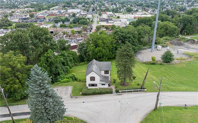 698 Grove Ave, Washington, 15301, 3 Bedrooms Bedrooms, 9 Rooms Rooms,2 BathroomsBathrooms,Residential,For Sale,Grove Ave,1770286