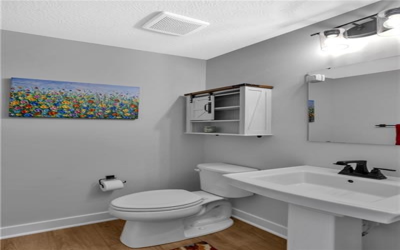 7001 Wellington Court, Jeanette, 15644, 3 Bedroom Bedrooms, 9 Room Rooms,3.1 BathroomBathrooms,Residential,For Sale,Wellington Court,1770387