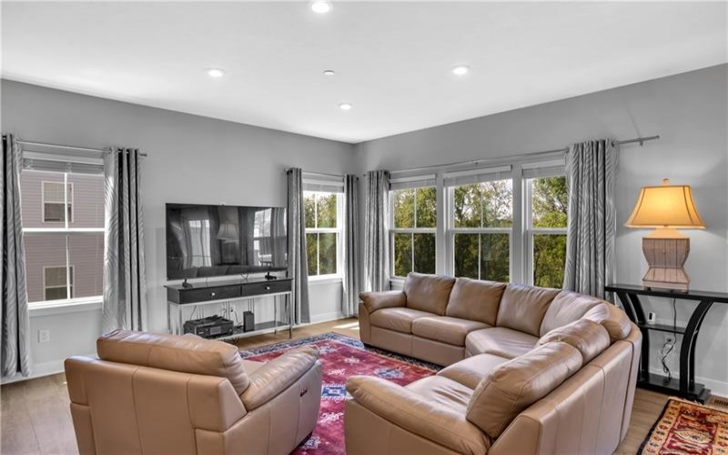7001 Wellington Court, Jeanette, 15644, 3 Bedroom Bedrooms, 9 Room Rooms,3.1 BathroomBathrooms,Residential,For Sale,Wellington Court,1770387