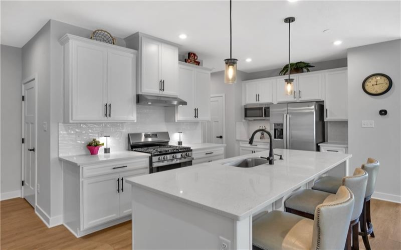 7001 Wellington Court, Jeanette, 15644, 3 Bedroom Bedrooms, 9 Room Rooms,3.1 BathroomBathrooms,Residential,For Sale,Wellington Court,1770387