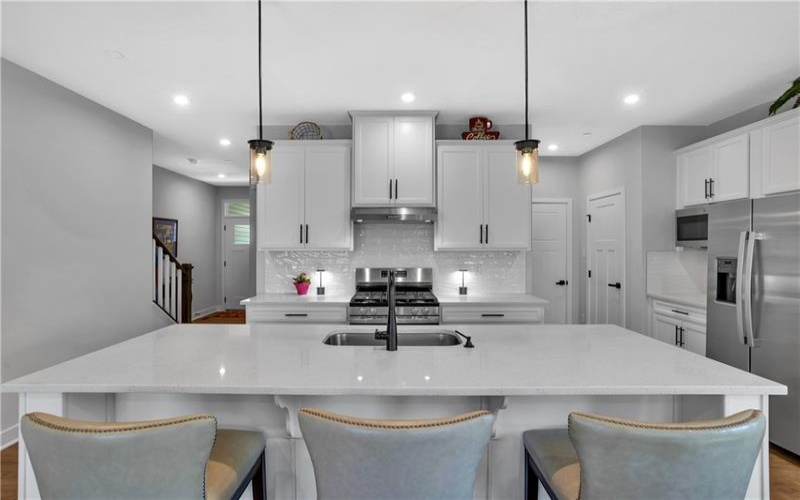 7001 Wellington Court, Jeanette, 15644, 3 Bedroom Bedrooms, 9 Room Rooms,3.1 BathroomBathrooms,Residential,For Sale,Wellington Court,1770387