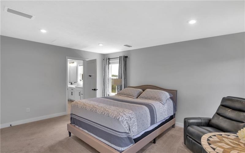 7001 Wellington Court, Jeanette, 15644, 3 Bedroom Bedrooms, 9 Room Rooms,3.1 BathroomBathrooms,Residential,For Sale,Wellington Court,1770387