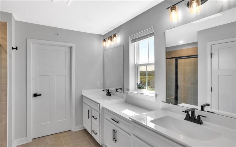 7001 Wellington Court, Jeanette, 15644, 3 Bedroom Bedrooms, 9 Room Rooms,3.1 BathroomBathrooms,Residential,For Sale,Wellington Court,1770387