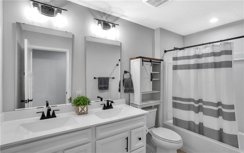 7001 Wellington Court, Jeanette, 15644, 3 Bedroom Bedrooms, 9 Room Rooms,3.1 BathroomBathrooms,Residential,For Sale,Wellington Court,1770387