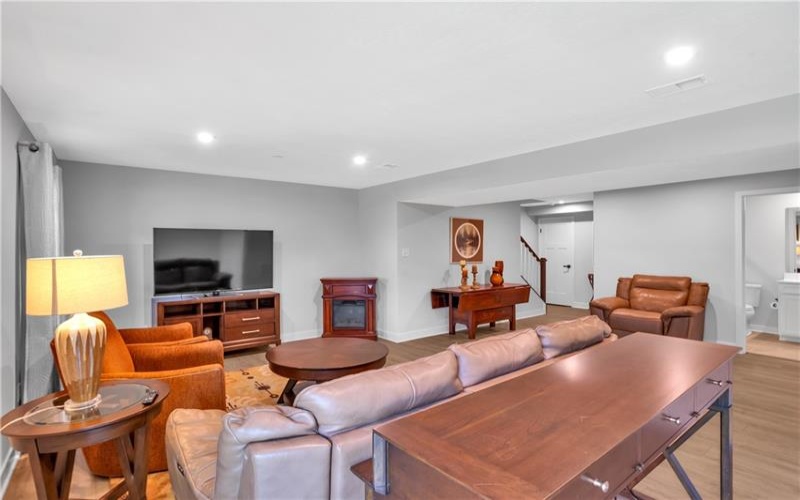 7001 Wellington Court, Jeanette, 15644, 3 Bedroom Bedrooms, 9 Room Rooms,3.1 BathroomBathrooms,Residential,For Sale,Wellington Court,1770387