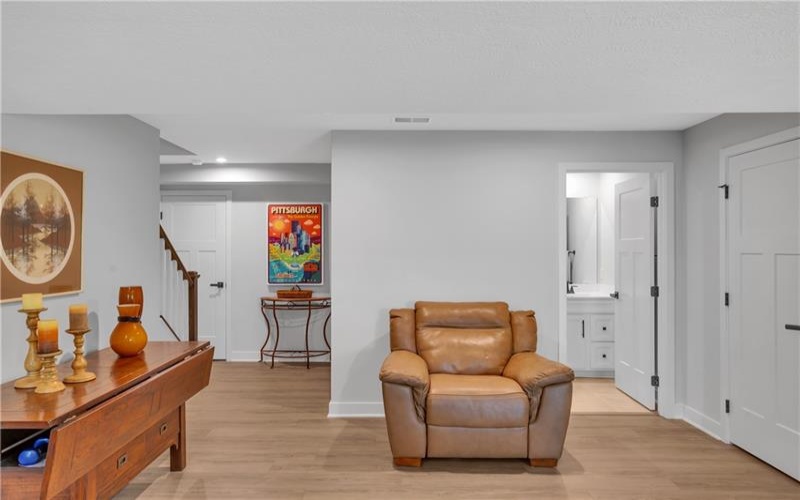 7001 Wellington Court, Jeanette, 15644, 3 Bedroom Bedrooms, 9 Room Rooms,3.1 BathroomBathrooms,Residential,For Sale,Wellington Court,1770387
