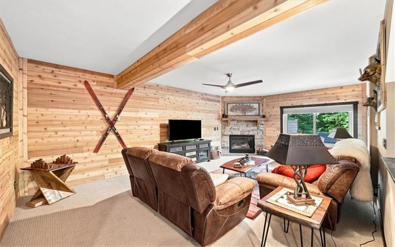 1308 Westridge Dr, Hidden Valley, 15502, 4 Bedrooms Bedrooms, 8 Rooms Rooms,3.1 BathroomsBathrooms,Residential,For Sale,Westridge Dr,1770474