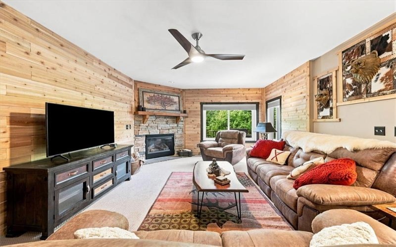 1308 Westridge Dr, Hidden Valley, 15502, 4 Bedrooms Bedrooms, 8 Rooms Rooms,3.1 BathroomsBathrooms,Residential,For Sale,Westridge Dr,1770474