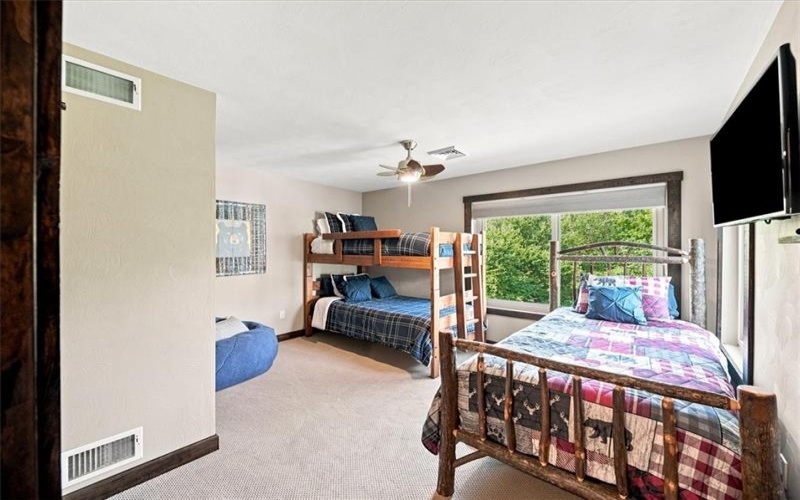 1308 Westridge Dr, Hidden Valley, 15502, 4 Bedrooms Bedrooms, 8 Rooms Rooms,3.1 BathroomsBathrooms,Residential,For Sale,Westridge Dr,1770474