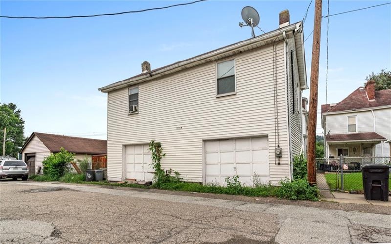 614 Constitution Blvd, New Kensington, 15068, ,Multi-unit,For Sale,Constitution Blvd,1770612