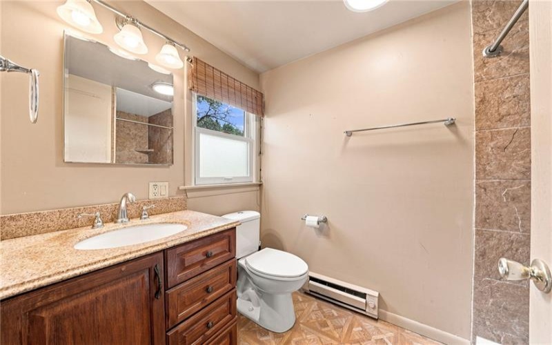 142 Willow Rd, Avella, 15312, 3 Bedrooms Bedrooms, 8 Rooms Rooms,2.1 BathroomsBathrooms,Residential,For Sale,Willow Rd,1770725