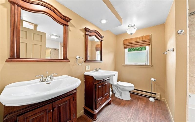 142 Willow Rd, Avella, 15312, 3 Bedrooms Bedrooms, 8 Rooms Rooms,2.1 BathroomsBathrooms,Residential,For Sale,Willow Rd,1770725