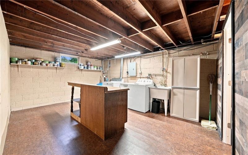 142 Willow Rd, Avella, 15312, 3 Bedrooms Bedrooms, 8 Rooms Rooms,2.1 BathroomsBathrooms,Residential,For Sale,Willow Rd,1770725