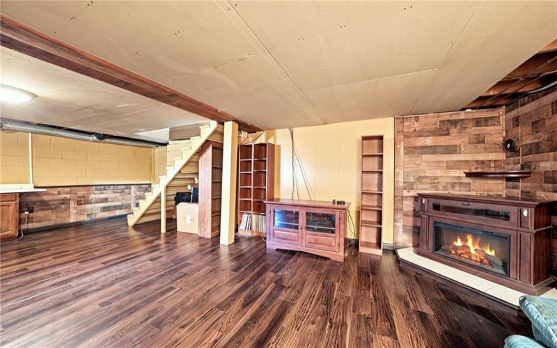 142 Willow Rd, Avella, 15312, 3 Bedrooms Bedrooms, 8 Rooms Rooms,2.1 BathroomsBathrooms,Residential,For Sale,Willow Rd,1770725