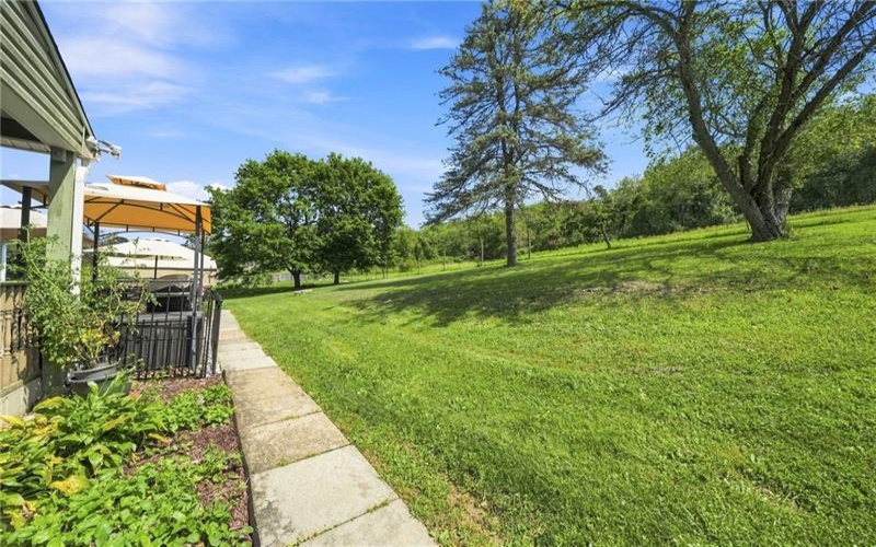 142 Willow Rd, Avella, 15312, 3 Bedrooms Bedrooms, 8 Rooms Rooms,2.1 BathroomsBathrooms,Residential,For Sale,Willow Rd,1770725