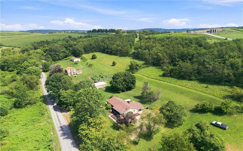 142 Willow Rd, Avella, 15312, 3 Bedrooms Bedrooms, 8 Rooms Rooms,2.1 BathroomsBathrooms,Residential,For Sale,Willow Rd,1770725