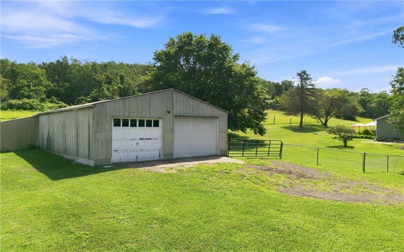 142 Willow Rd, Avella, 15312, 3 Bedrooms Bedrooms, 8 Rooms Rooms,2.1 BathroomsBathrooms,Residential,For Sale,Willow Rd,1770725