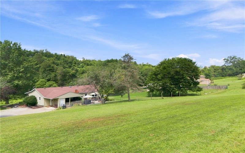 142 Willow Rd, Avella, 15312, 3 Bedrooms Bedrooms, 8 Rooms Rooms,2.1 BathroomsBathrooms,Residential,For Sale,Willow Rd,1770725