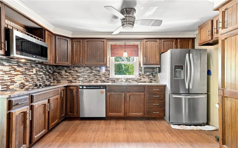 142 Willow Rd, Avella, 15312, 3 Bedrooms Bedrooms, 8 Rooms Rooms,2.1 BathroomsBathrooms,Residential,For Sale,Willow Rd,1770725