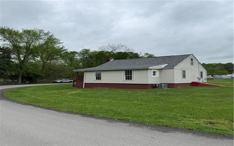 802 8th St, Mather, 15346, 3 Bedroom Bedrooms, 5 Room Rooms,1 BathroomBathrooms,Residential,For Sale,8th St,1770752