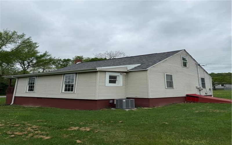 802 8th St, Mather, 15346, 3 Bedroom Bedrooms, 5 Room Rooms,1 BathroomBathrooms,Residential,For Sale,8th St,1770752