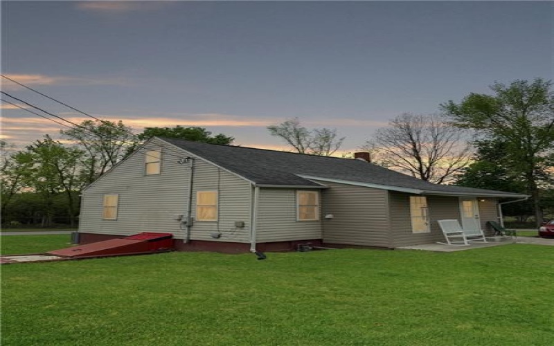802 8th St, Mather, 15346, 3 Bedroom Bedrooms, 5 Room Rooms,1 BathroomBathrooms,Residential,For Sale,8th St,1770752