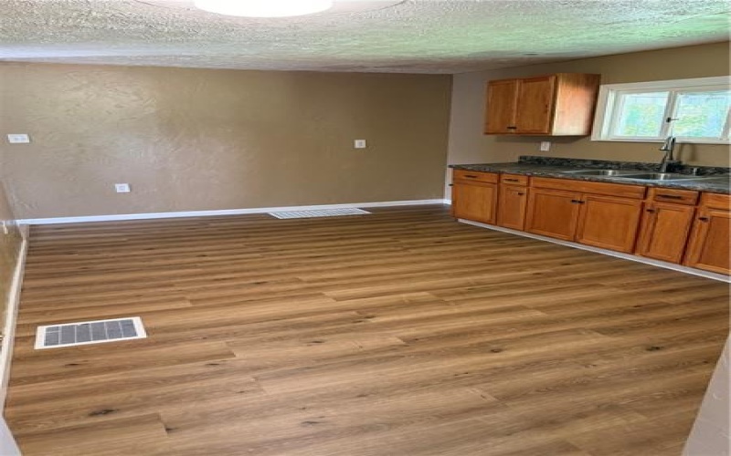 802 8th St, Mather, 15346, 3 Bedroom Bedrooms, 5 Room Rooms,1 BathroomBathrooms,Residential,For Sale,8th St,1770752