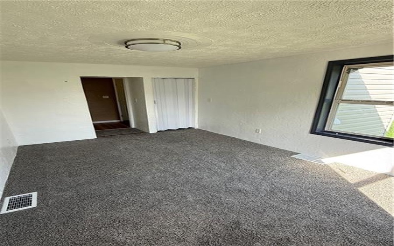 802 8th St, Mather, 15346, 3 Bedroom Bedrooms, 5 Room Rooms,1 BathroomBathrooms,Residential,For Sale,8th St,1770752
