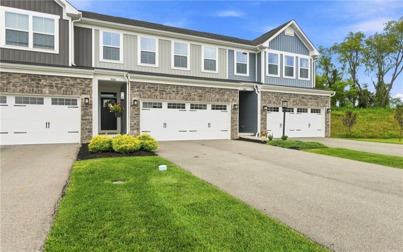 9004 Wellington Court, Jeannette, 15644, 3 Bedroom Bedrooms, ,2.1 BathroomBathrooms,Residential,For Sale,Wellington Court,1770797